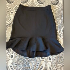 Forever 21 rufle mini skirt black